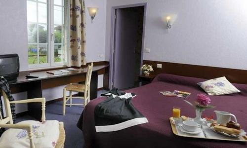 Logis Auberge Des Vieux Chenes Malemort Kültér fotó
